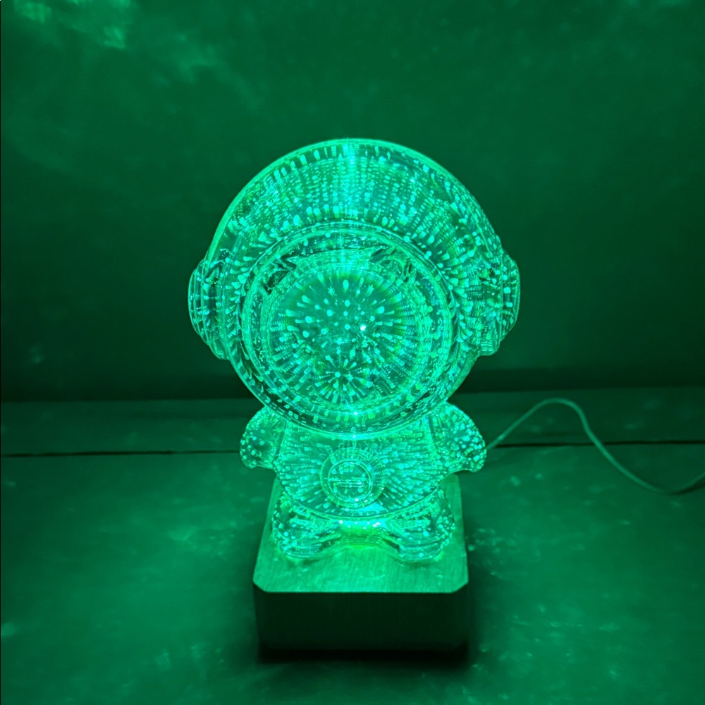 LED Spaceman Light - Picture 5 of 6